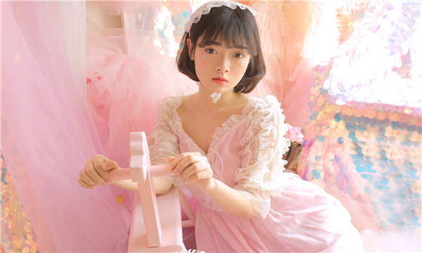 沙湖原种场供卵试管代怀生子多少钱？这一直是很多不孕不育家庭关注的话题。在中国，不孕不育的发生率越来越高，根据《中国不孕不育现状调研报告》显示，育龄夫妇的不孕不育率从20年前的3%增长至现在的12.5%-18.2%，患者人数高达6000万以上。在这样的背景下，许多家庭通过供卵试管来实现自己的生育梦想。那么，供卵试管代怀生子的费用到底是多少呢？